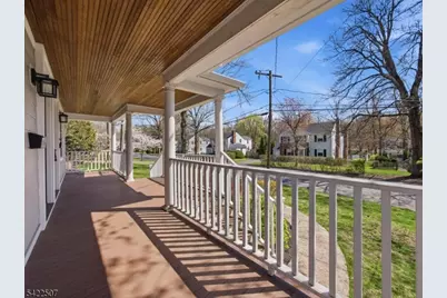 46 W End Ave #Left, Summit, NJ 07901 - Photo 3