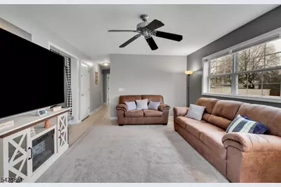 111 N Laurel St, Buena, NJ 08326 - Photo 7