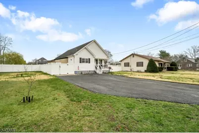 111 N Laurel St, Buena, NJ 08326 - Photo 3