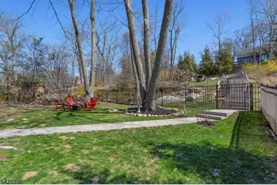 1046 Lakeside Dr E, Vernon, NJ 07422 - Photo 33