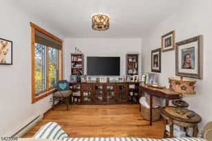 1046 Lakeside Dr E, Vernon, NJ 07422 - Photo 19