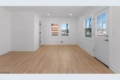 325 Hollywood Ave, Hillside, NJ 07205 - Photo 11