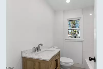 325 Hollywood Ave, Hillside, NJ 07205 - Photo 17