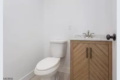 325 Hollywood Ave, Hillside, NJ 07205 - Photo 13