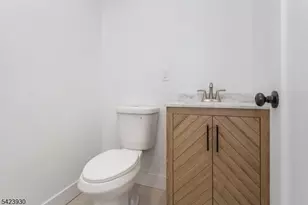 325 Hollywood Ave, Hillside, NJ 07205 - Photo 13