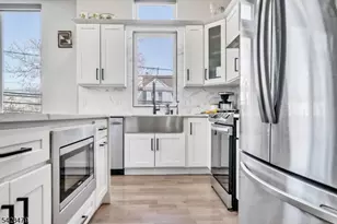 209 Bowers St, Jersey City, NJ 07307 - Photo 15