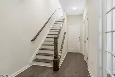 17 Gala Ct, Livingston Twp., NJ 07039 - Photo 3