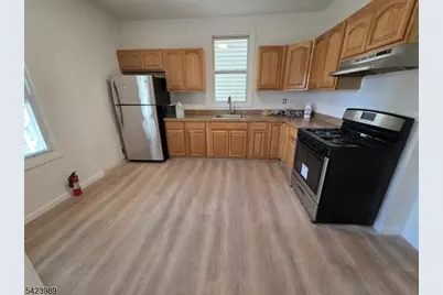 18 Michigan Ave, Paterson, NJ 07503 - Photo 9