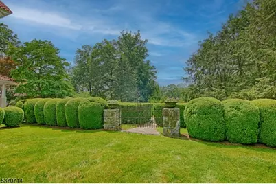 44 Manor Dr, Bernards Township, NJ 07920 - Photo 7