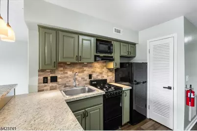 4 Alta Ct #5, Vernon, NJ 07462 - Photo 5