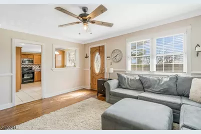 123 Thatchers Hill Rd, Raritan Township, NJ 08822 - Photo 5