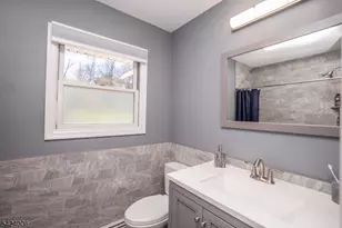 19 Valley Dr W, Vernon, NJ 07418 - Photo 9