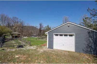 19 Valley Dr W, Vernon, NJ 07418 - Photo 23