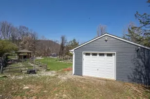 19 Valley Dr W, Vernon, NJ 07418 - Photo 23