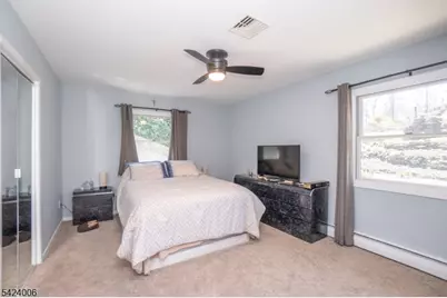 19 Valley Dr W, Vernon, NJ 07418 - Photo 7