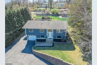 19 Valley Dr W, Vernon, NJ 07418 - Photo 1