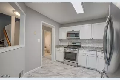 30 Birch Ter, Mount Arlington, NJ 07856 - Photo 3