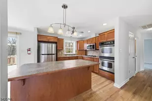 911 Upper Dr, Stillwater Twp., NJ 07860 - Photo 9