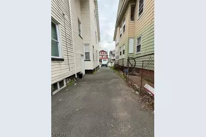 219 Renner Ave, Newark, NJ 07112 - Photo 21