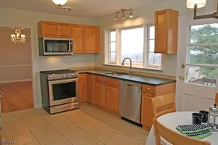 11 Argyle Ct, Summit, NJ 07901 - Photo 7