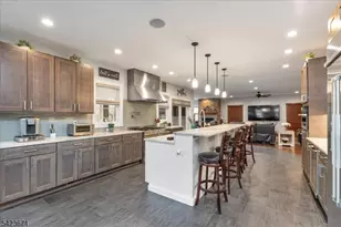 235 Long View Union Grove, Bedminster Township, NJ 07931 - Photo 17