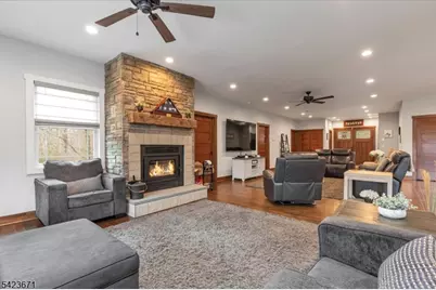 235 Long View Union Grove, Bedminster Township, NJ 07931 - Photo 13