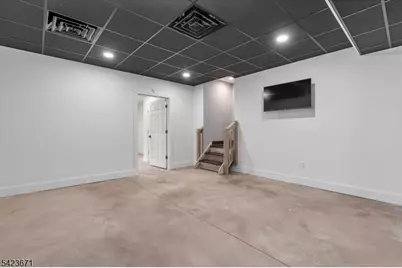 235 Long View Union Grove, Bedminster Township, NJ 07931 - Photo 33