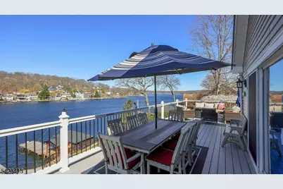 373 Lakeside Blvd, Hopatcong, NJ 07843 - Photo 17