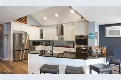 373 Lakeside Blvd, Hopatcong, NJ 07843 - Photo 19