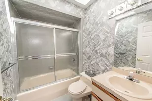 141 Wedgewood Dr18, Woodland Park, NJ 07424 - Photo 17