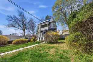 27 Longview St, West Orange Township, NJ 07052 - Photo 3