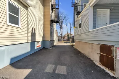 162 S Clinton St, East Orange, NJ 07018 - Photo 27