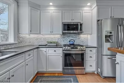 41 Oakwood Ave, Montclair, NJ 07043 - Photo 17