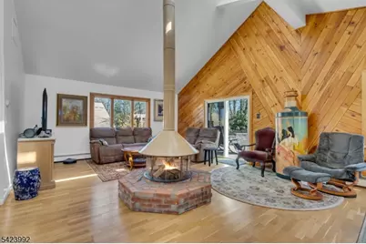 66 Salmon Rd, Roxbury Township, NJ 07850 - Photo 11