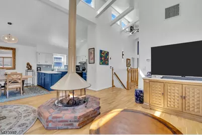 66 Salmon Rd, Roxbury Township, NJ 07850 - Photo 13