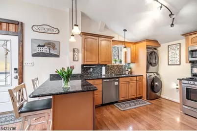 24 Broadway, West Milford Twp., NJ 07480 - Photo 7