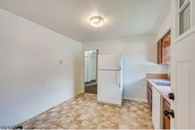 52 Johnson Ave, Cranford Township, NJ 07016 - Photo 9