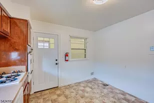 52 Johnson Ave, Cranford Township, NJ 07016 - Photo 13