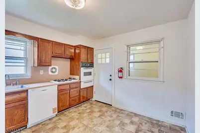 52 Johnson Ave, Cranford Township, NJ 07016 - Photo 11