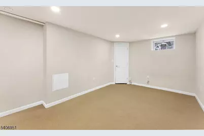 186 10th Ave, Hawthorne, NJ 07506 - Photo 15