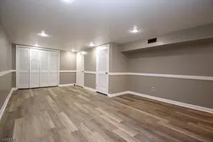 32 Hancock Ct, Raritan Township, NJ 08822 - Photo 23