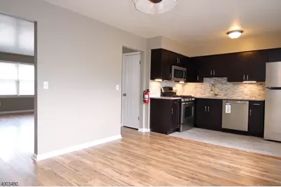 32 Hancock Ct, Raritan Township, NJ 08822 - Photo 7