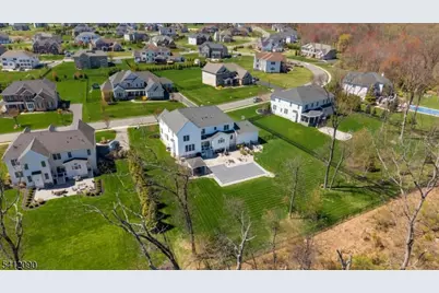 9 Donna Dr, Raritan Township, NJ 08822 - Photo 9