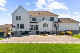 9 Donna Dr, Raritan Township, NJ 08822 - Photo 13