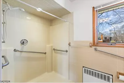 191 Lindley Ct, Andover, NJ 07821 - Photo 9