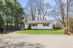 191 Lindley Ct, Andover, NJ 07821 - Photo 3