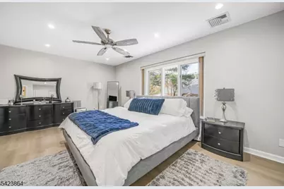 855 Valley Brook Ave #B, Lyndhurst Township, NJ 07071 - Photo 13