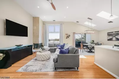 855 Valley Brook Ave #B, Lyndhurst Township, NJ 07071 - Photo 3