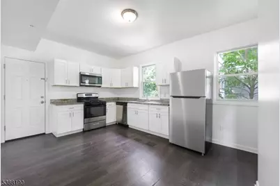 11 Carlton St, East Orange, NJ 07017 - Photo 11