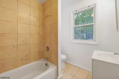 11 Carlton St, East Orange, NJ 07017 - Photo 9